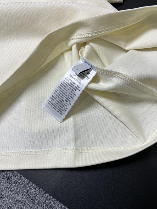 ブランドTシャツ角部分ディテール